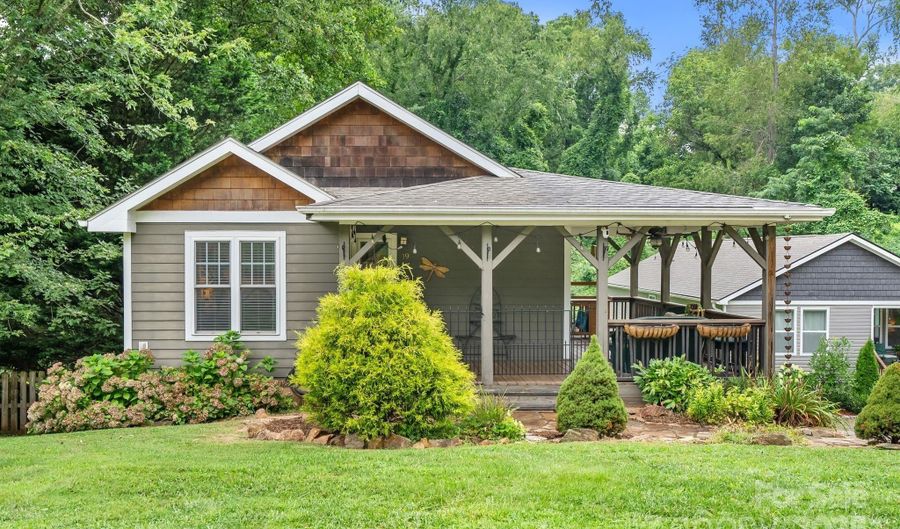 19 Rhudy Rd, Asheville, NC 28806 - 3 Beds, 2 Bath