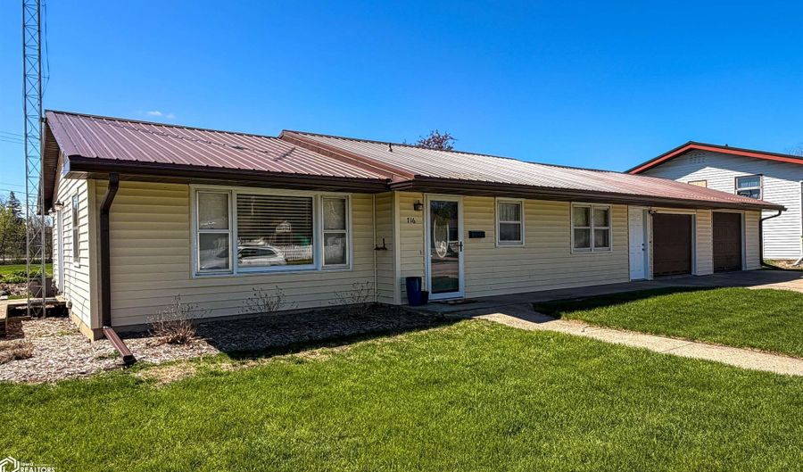 716 5th Ave, Ackley, IA 50601 - 2 Beds, 1 Bath