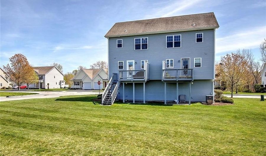 31 Streamview Dr, Cumberland, RI 02864 - 2 Beds, 2 Bath