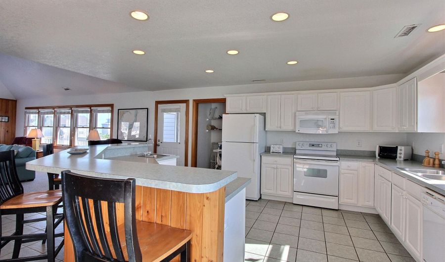 41962 Ocean View Dr Lot 58, Avon, NC 27915 - 7 Beds, 7 Bath
