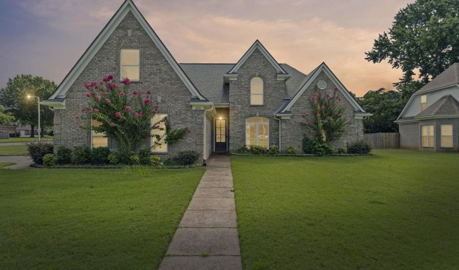 4450 GUINEVERE, Bartlett, TN 38135 - 5 Beds, 3 Bath