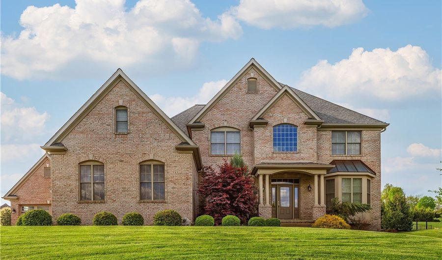 117 Majestic Dr, Adams Twp., PA 16046 - 5 Beds, 5 Bath