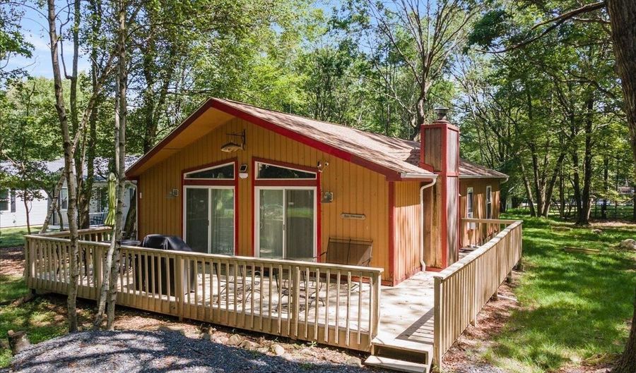 63 Wylie Cir, Albrightsville, PA 18210 - 3 Beds, 2 Bath