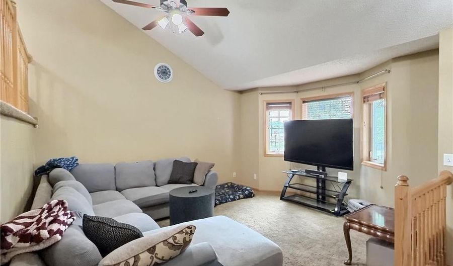 221 Florence Ave S, Annandale, MN 55302 - 3 Beds, 2 Bath