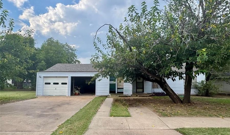 832 Rose St, Albany, TX 76430 - 2 Beds, 1 Bath