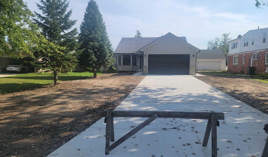 23439 Donaldson, Clinton Twp., MI 48036 - 3 Beds, 2 Bath