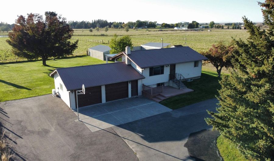 326 N 300 W, Blackfoot, ID 83221 - 3 Beds, 2 Bath