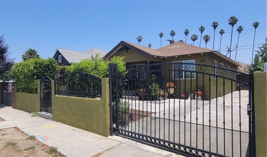 4434 Crocker St, Los Angeles, CA 90011 - 3 Beds, 2 Bath