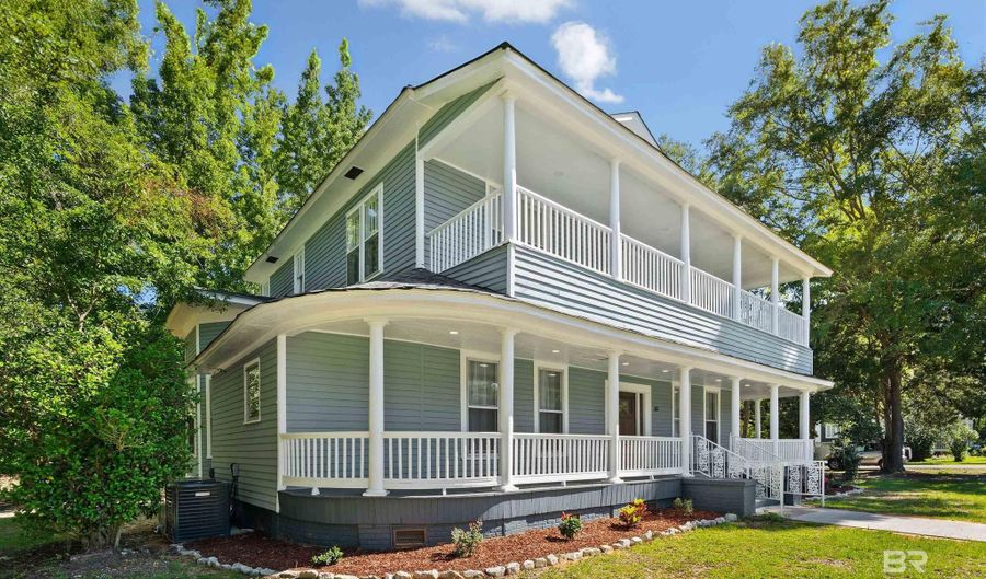 407 E 2nd St, Bay Minette, AL 36507 - 6 Beds, 3 Bath