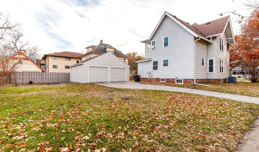 826 Duff Ave Ave, Ames, IA 50010 - 4 Beds, 2 Bath