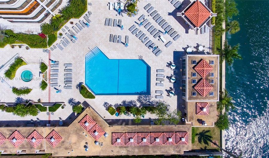 19667 Turnberry Way 3F, Aventura, FL 33180 - 2 Beds, 2 Bath