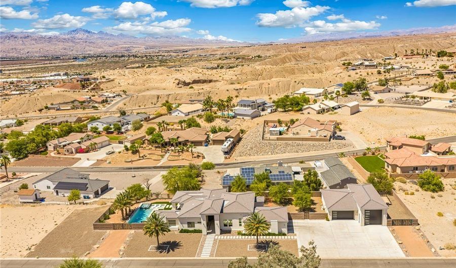 1817 Stovall St, Bullhead City, AZ 86442 - 4 Beds, 4 Bath