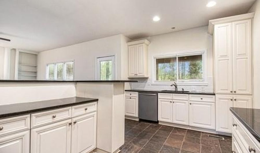 11615 Windbrooke Way, Alpharetta, GA 30005 - 6 Beds, 4 Bath