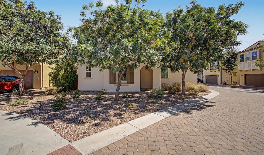 1575 W MARLIN Dr, Chandler, AZ 85286 - 4 Beds, 3 Bath