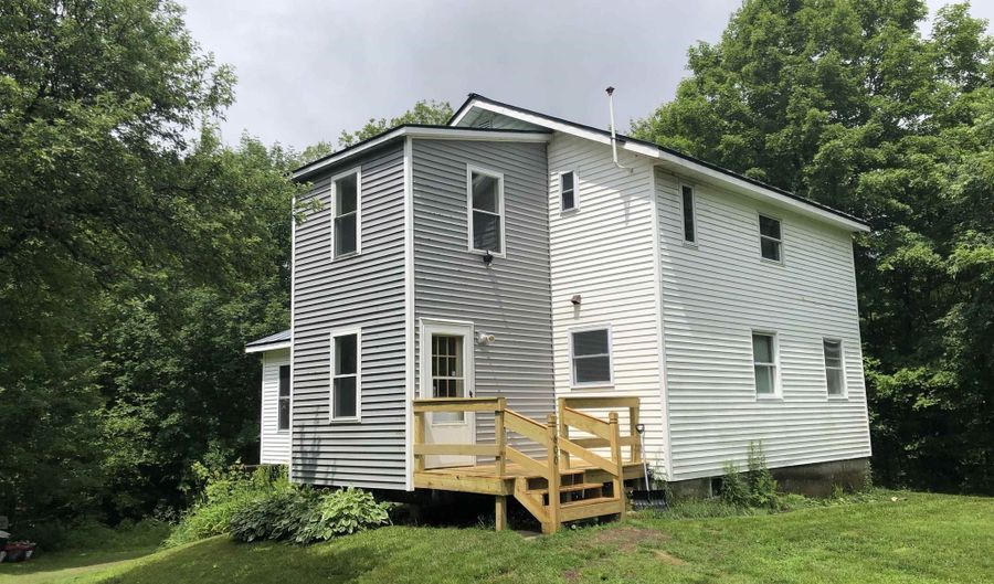 600 Bog Rd, Belvidere Center, VT 05442 - 3 Beds, 3 Bath