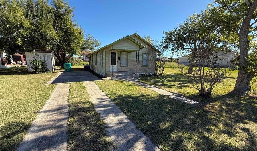 545 N Rife St, Aransas Pass, TX 78336 - 3 Beds, 1 Bath