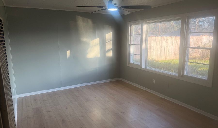 106 Mildred St, Benton, LA 71006 - 3 Beds, 1 Bath