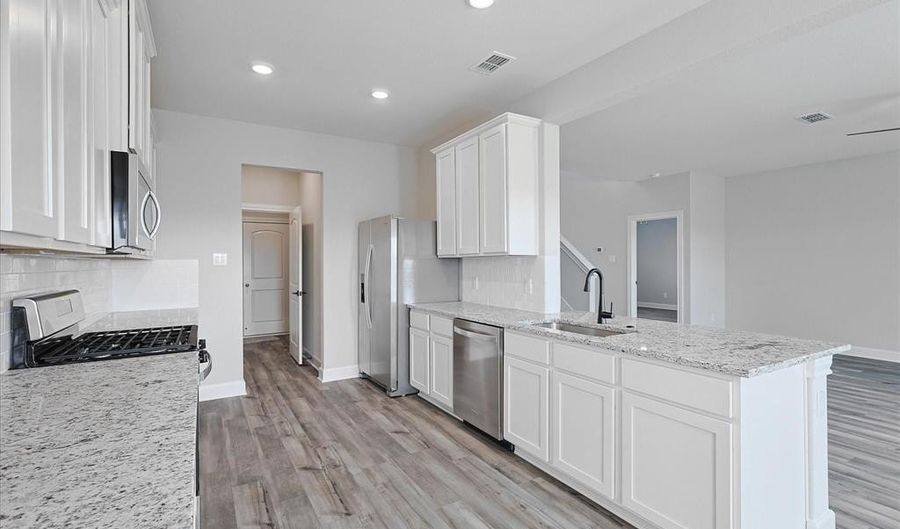 809 Calhoun Dr, Anna, TX 75409 - 5 Beds, 3 Bath