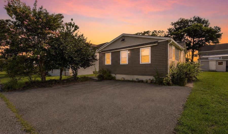 104 N BAY Dr, Dover, DE 19901 - 2 Beds, 3 Bath