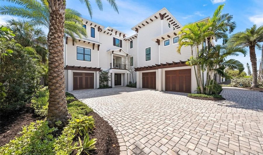 209 WILLOW Ave, Anna Maria, FL 34216 - 6 Beds, 8 Bath