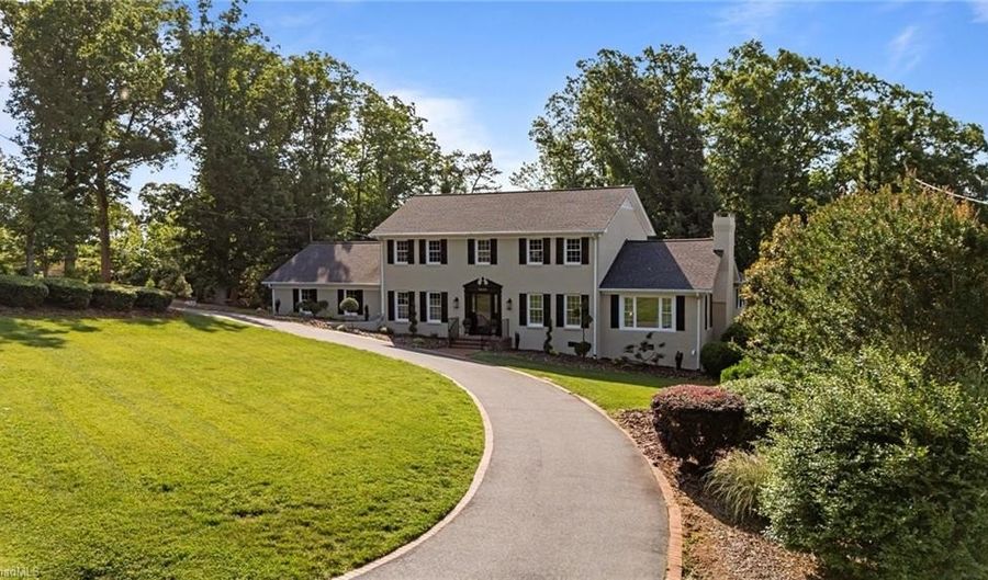 1025 Neely Dr, Asheboro, NC 27205 - 4 Beds, 4 Bath