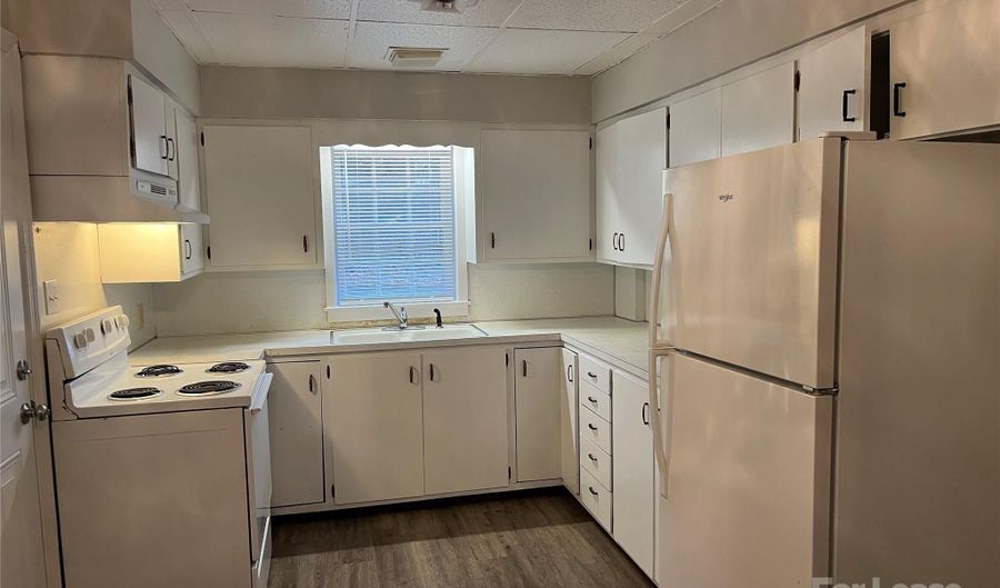 350 N 6th St, Albemarle, NC 28001 - 2 Beds, 1 Bath