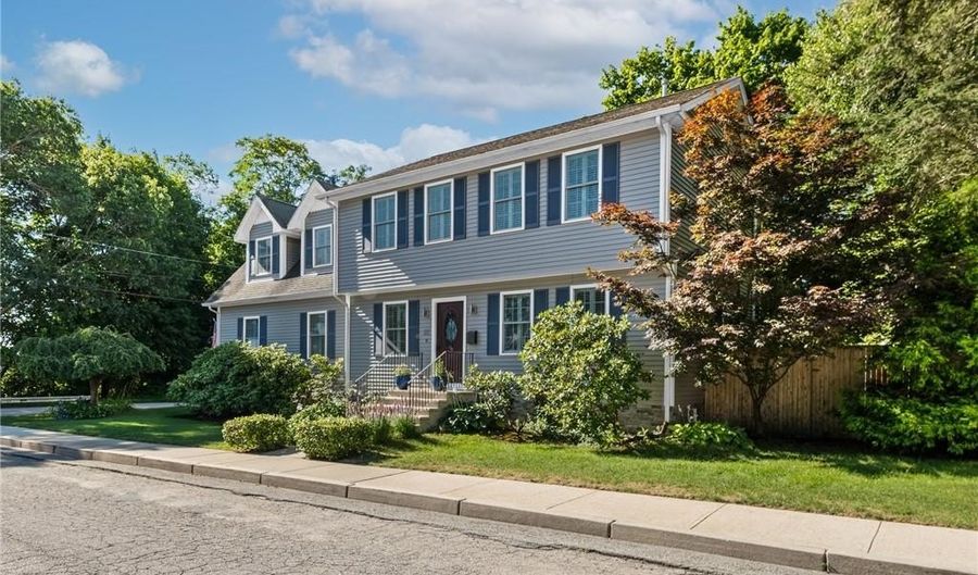 22 Aumond St, Cranston, RI 02905 - 3 Beds, 3 Bath