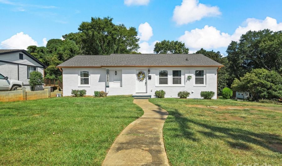 2633 N Sharon Amity Rd, Charlotte, NC 28205 - 3 Beds, 2 Bath