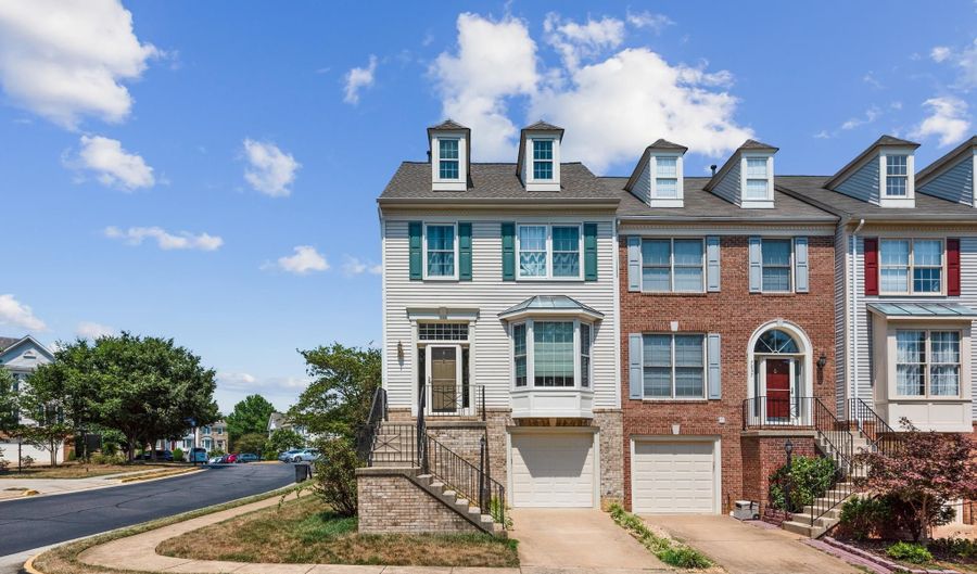 7035 FIELDHURST Ct, Alexandria, VA 22315 - 3 Beds, 4 Bath