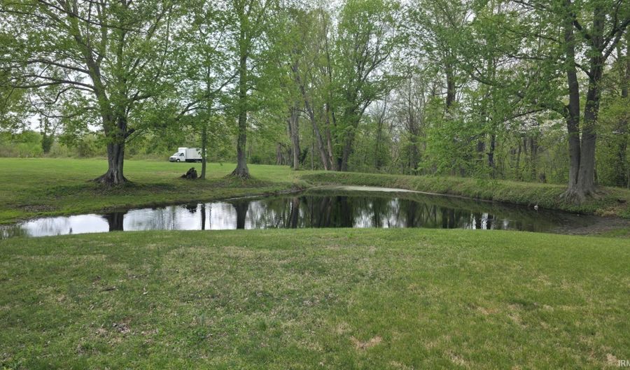 584 Trinton Cir, Bedford, IN 47421 - 3 Beds, 3 Bath