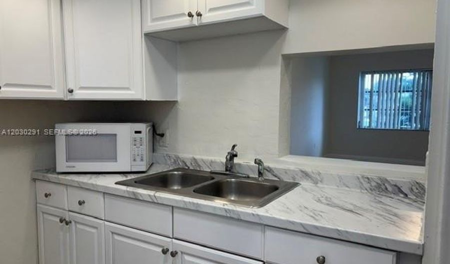 2815 NE 201st Ter L220, Aventura, FL 33180 - 1 Beds, 2 Bath