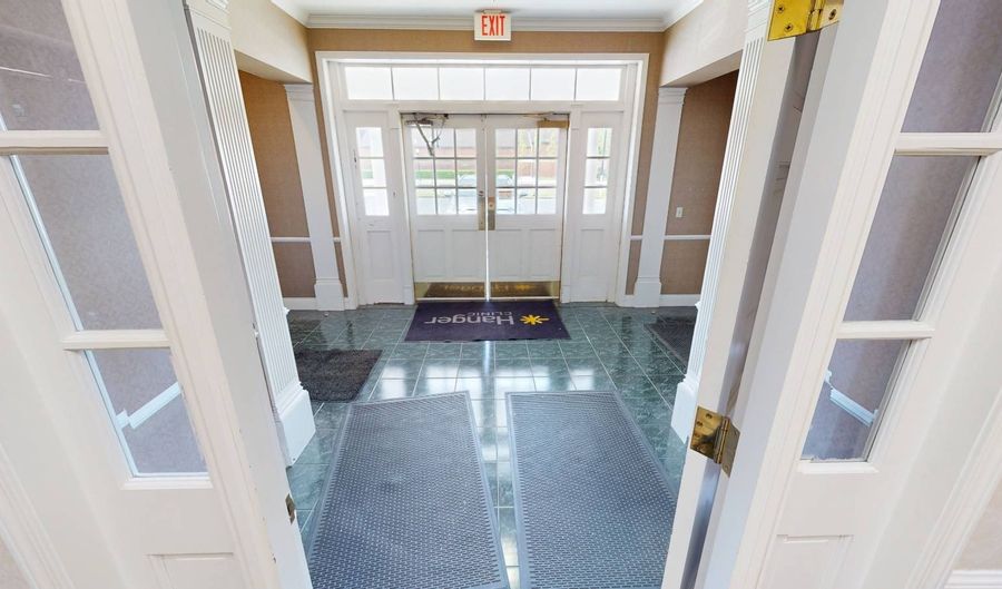 1901 WINCHESTER Ave, Ashland, KY 41101 - 0 Beds, 5 Bath