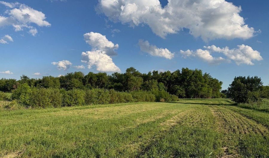 10712 Tory Rd, Britton, SD 57430 - 4 Beds, 3 Bath