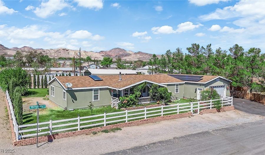 316 W Montgomery St, Beatty, NV 89003 - 3 Beds, 2 Bath