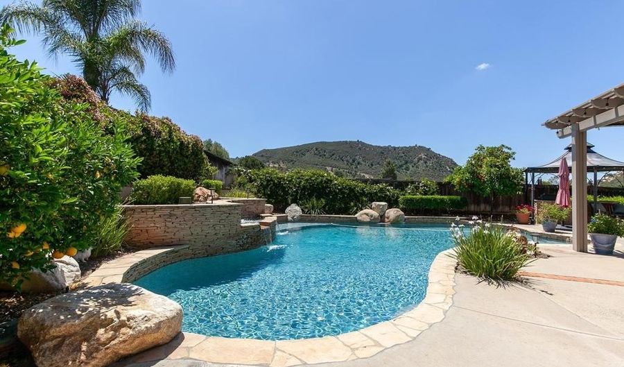 8866 Bridle Run, Alpine, CA 91901 - 4 Beds, 3 Bath