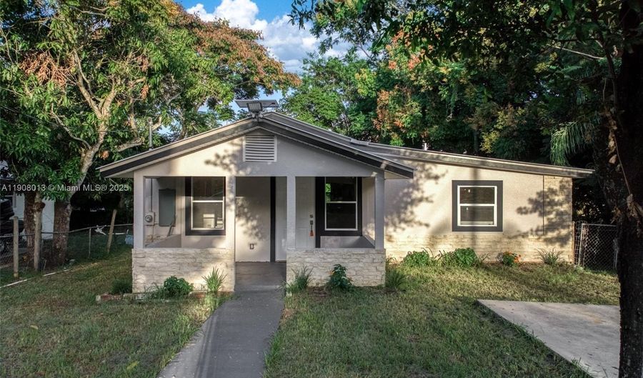 129 Flippen, Avon Park, FL 33825 - 3 Beds, 2 Bath