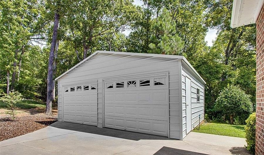 963 Edge Ct, Asheboro, NC 27205 - 3 Beds, 3 Bath