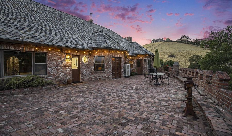 176 Mountain Canyon Ln, Alamo, CA 94507 - 4 Beds, 3 Bath