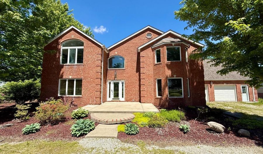 5783 E IN 46, Batesville, IN 47006 - 4 Beds, 3 Bath