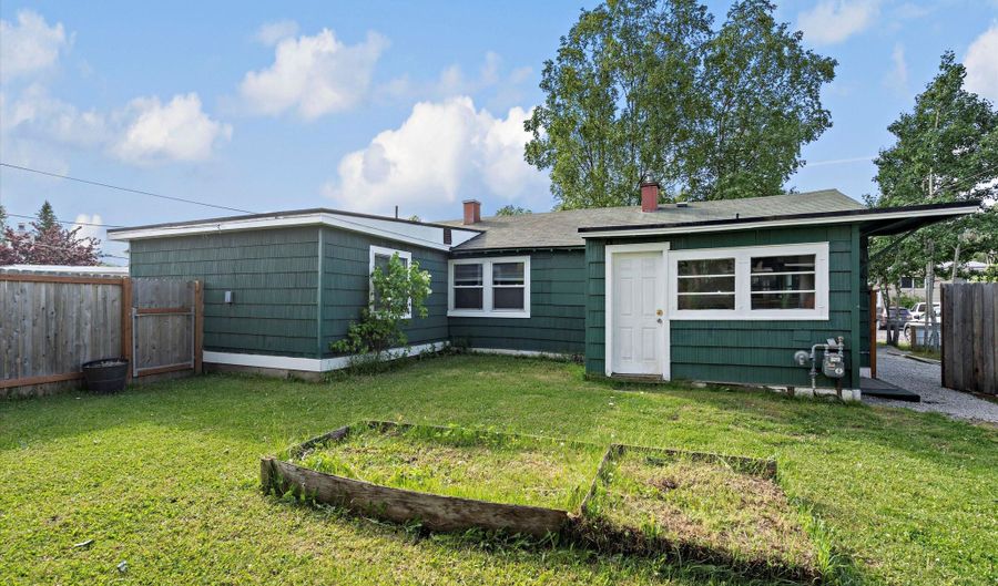 1801 Cleveland Ave, Anchorage, AK 99517 - 4 Beds, 2 Bath
