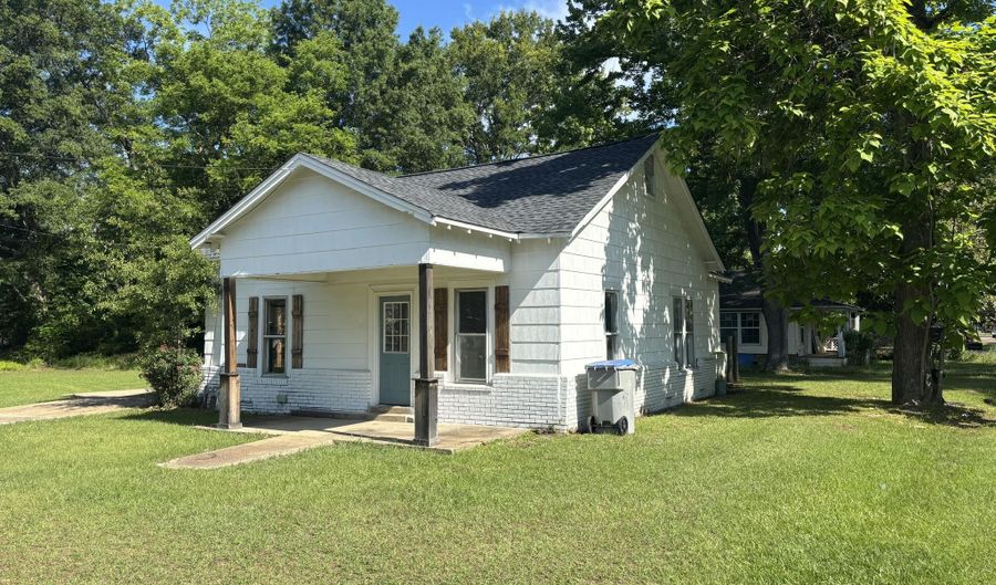 807 Bankhead Ave, Amory, MS 38821 - 3 Beds, 1 Bath