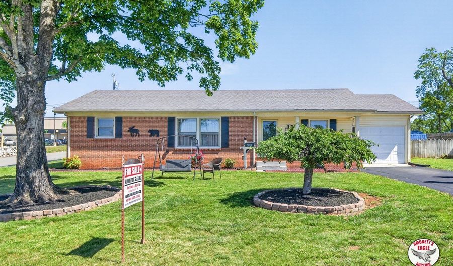 200 Nolan St, Albany, KY 42602 - 3 Beds, 2 Bath