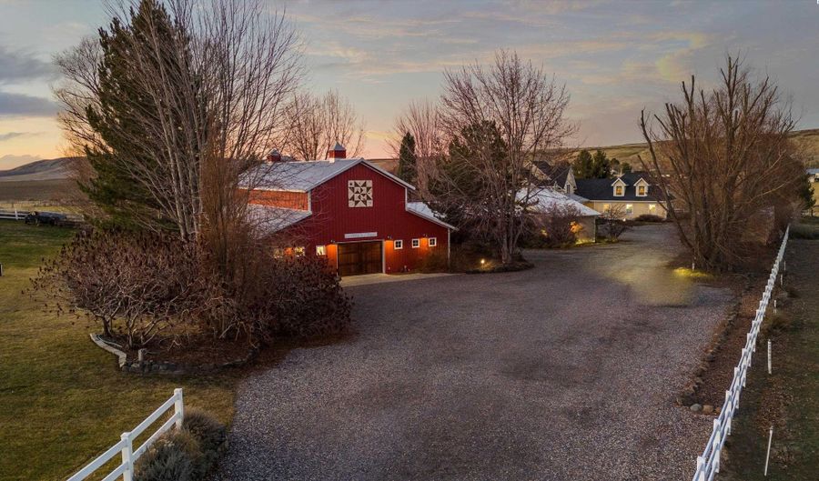 1522 N Dallas Rd, Benton City, WA 99320 - 4 Beds, 3 Bath