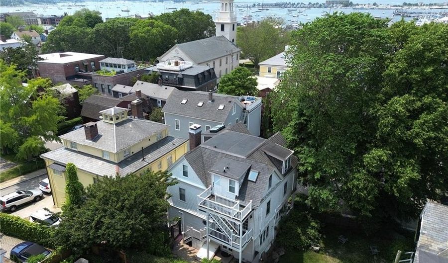 60 Division St, Newport, RI 02840 - 4 Beds, 4 Bath