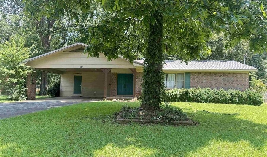 813 HILTON Rd, Anniston, AL 36207 - 3 Beds, 2 Bath
