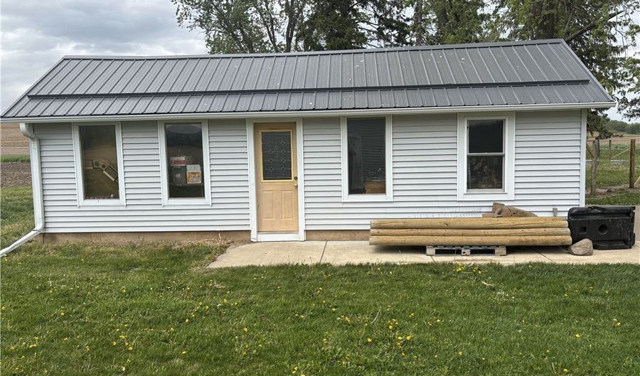 S1101 Rockwell Road, Alma, WI 54610 - 3 Beds, 1 Bath