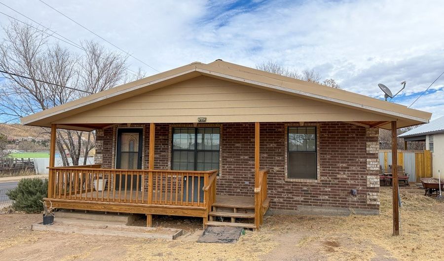 400 S 1st, Alpine, TX 79830 - 2 Beds, 1 Bath