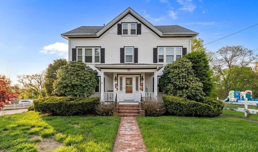 95 Saint Paul St, North Smithfield, RI 02896 - 7 Beds, 4 Bath