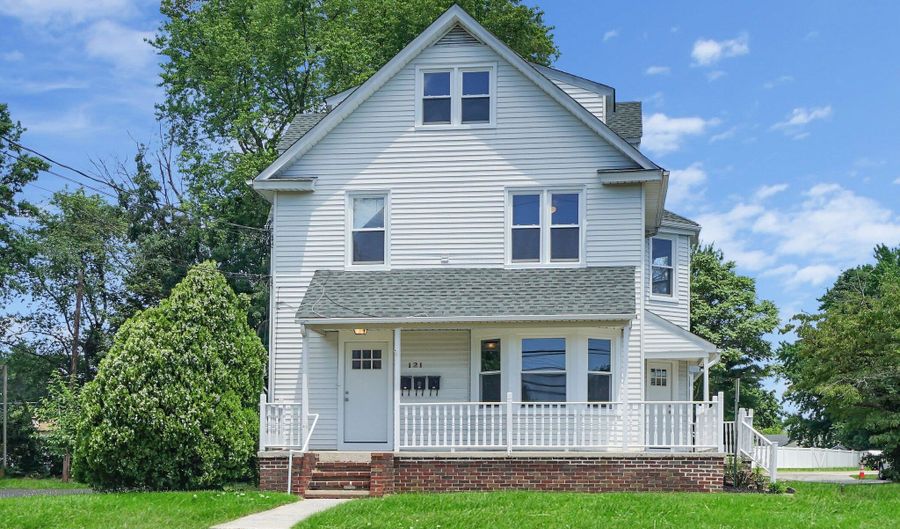 121 E Browning Rd, Bellmawr, NJ 08031 - 6 Beds, 3 Bath
