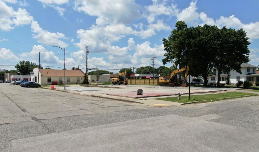140 E 10th St, Baxter Springs, KS 66713 - 0 Beds, 0 Bath